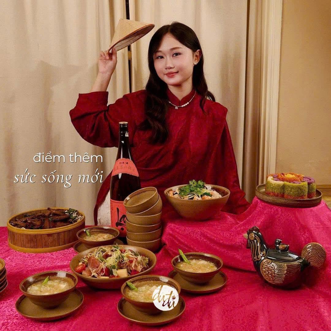 Áo dài bên bàn tiệc Đu Đủ